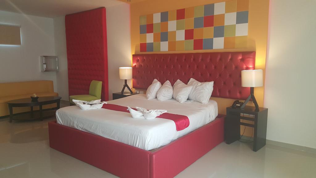 Vita Love Hotel Mérida Extérieur photo