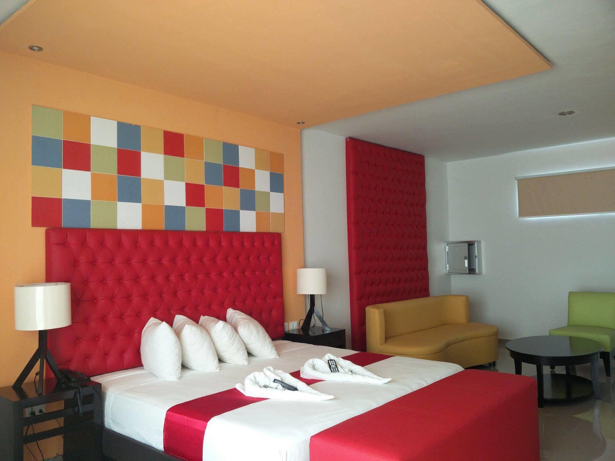 Vita Love Hotel Mérida Extérieur photo